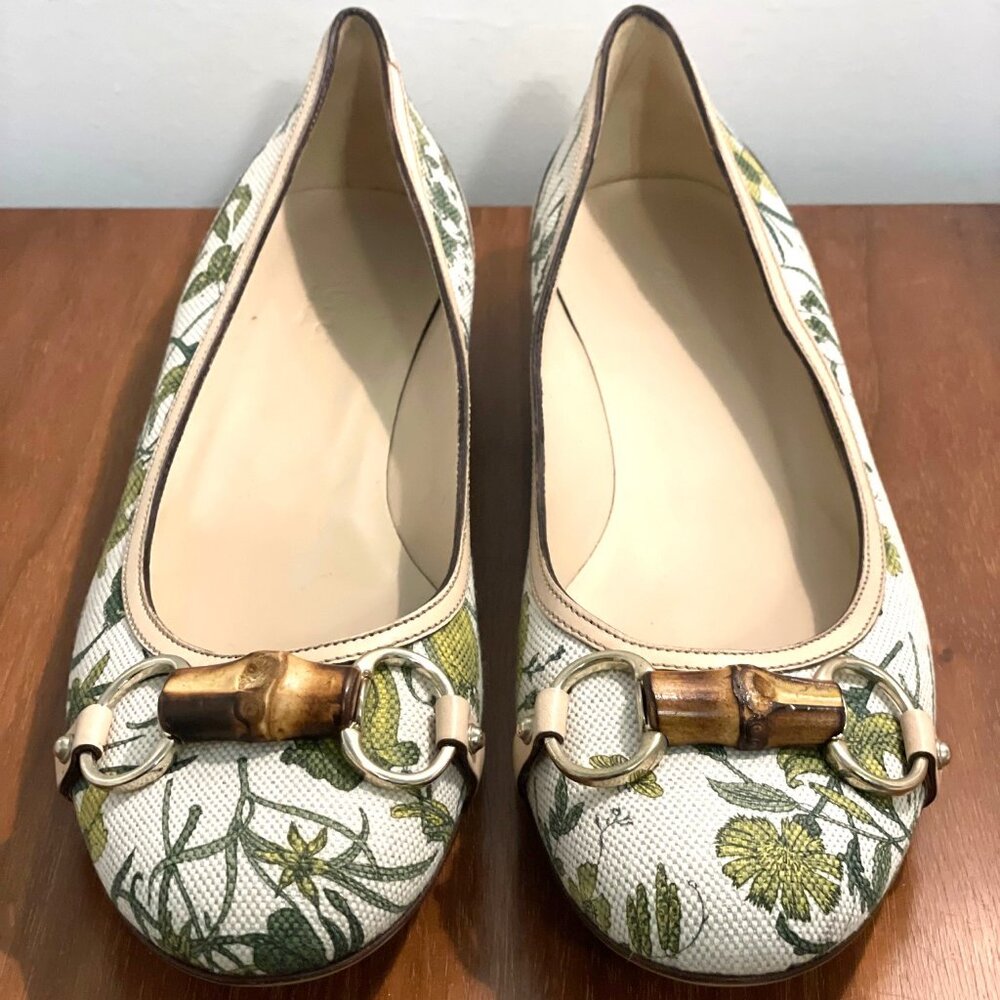 Gucci Flora Print Flats with Bamboo Horsebit  Detail - 9B